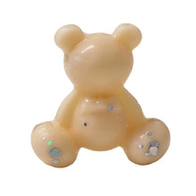 Load image into Gallery viewer, Wax melt bear shape in the fragrance Got it from my mama
