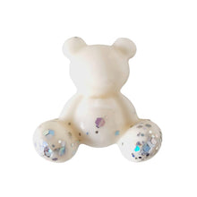 Load image into Gallery viewer, Wax melt bear shape in the fragrance Fresh Linen
